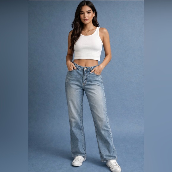 Wrangler Denim - Wrangler Aura Woman’s Medium Washed Lightly Distressed Jeans 12 Regular Short